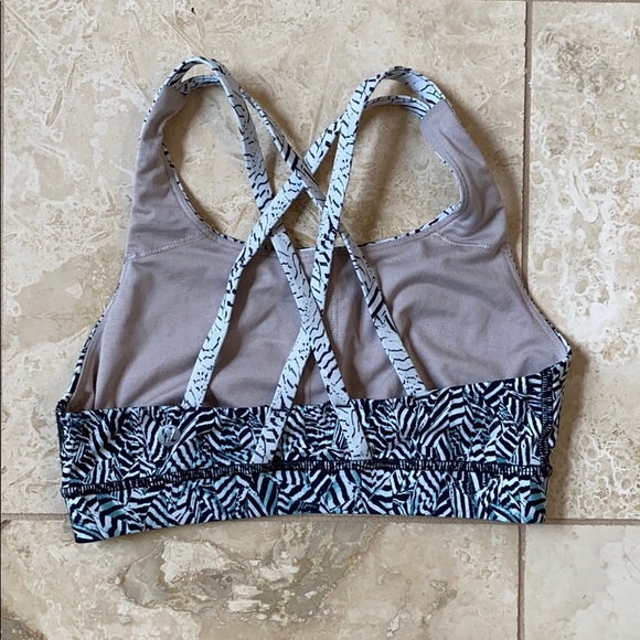 Lululemon Energy Bra size 4 - Picture 2 of 3